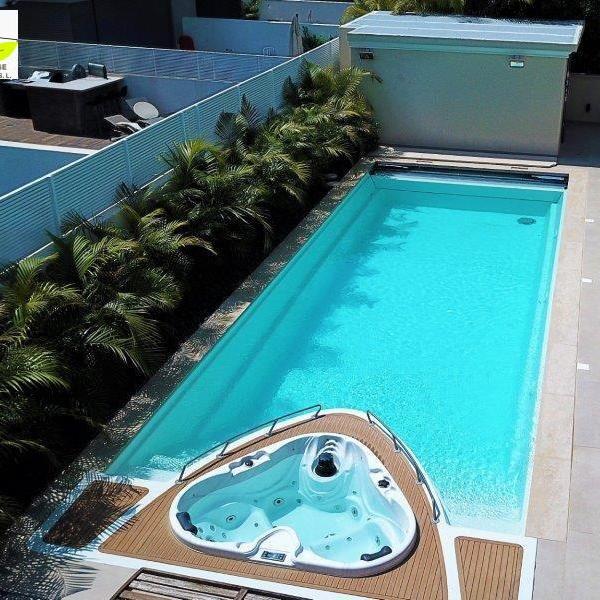 YACHT POOL